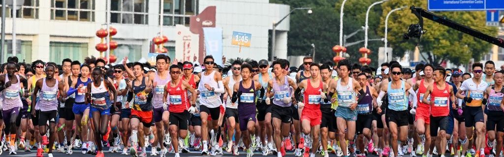 开云官网-魔都眼｜世界跑者大聚会！上海半马吸引60多个国家和地区的选手