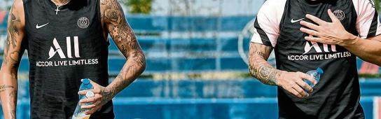 开云APP-揭秘梅西巴黎首训：第一个到场，训练后集体吃烤肉